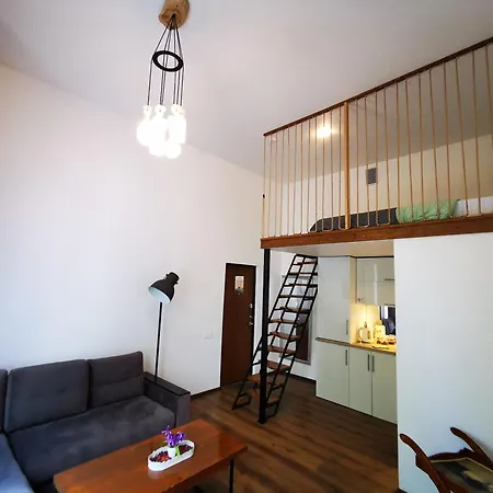 Loft Apartment *
