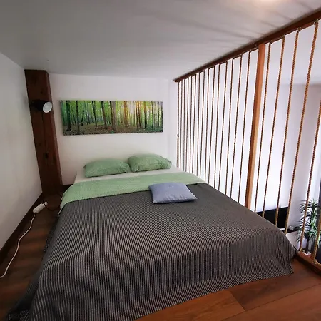 Loft Apartment *