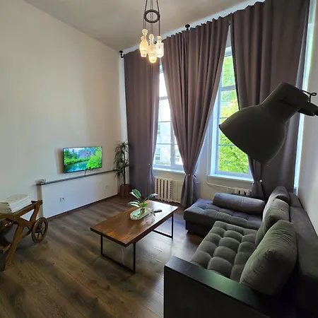 Loft Apartment *